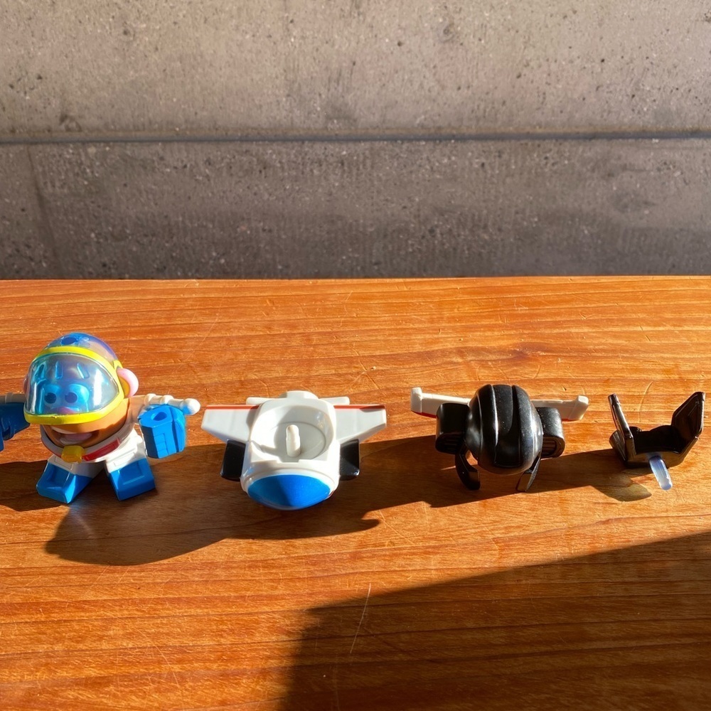 1 x “Starscream” Mini Potato Head